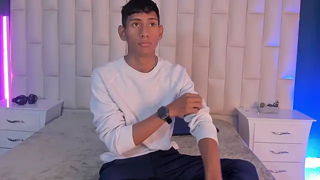 Nick Collins18 online show from March 2025 04:37:02 AM