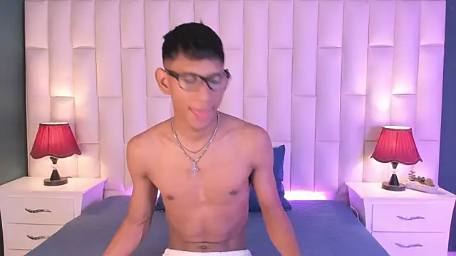 Nick Collins18 online show from March 2025 03:50:01 AM