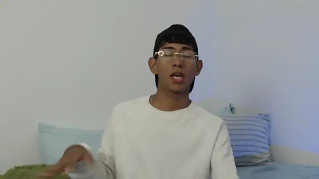 Nick Collins18 online show from October 2025 08:32:01 PM