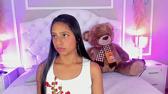 evelyn evony online show from December 2024 03:35:01 AM