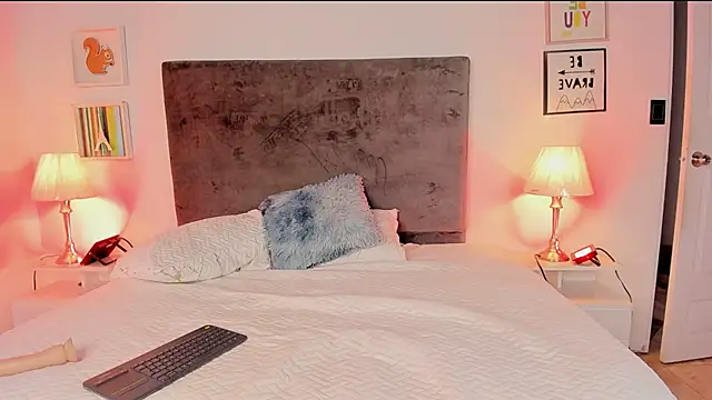 evelyn evony online show from December 2024 11:32:02 AM