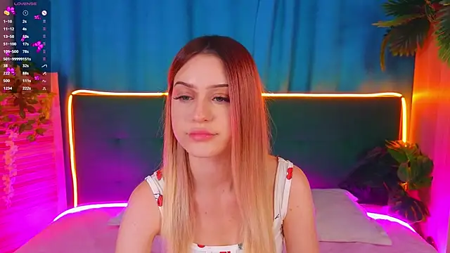 AlinaWalters online show from November 2025 08:09:02 PM