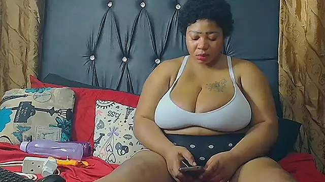 HUMONGUOUSTITSS online show from December 2024 09:08:02 PM