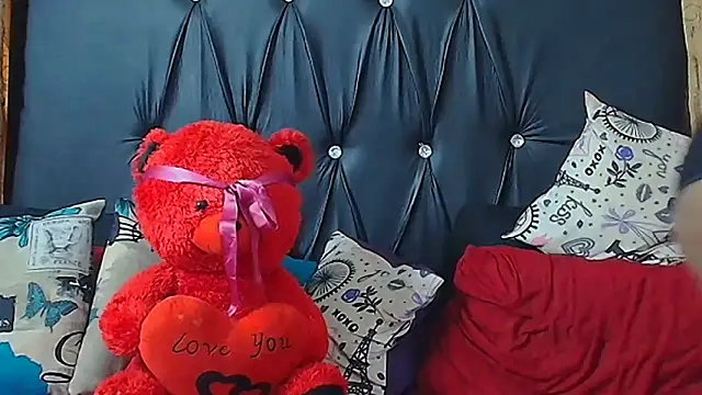 HUMONGUOUSTITSS online show from September 2025 06:17:01 AM