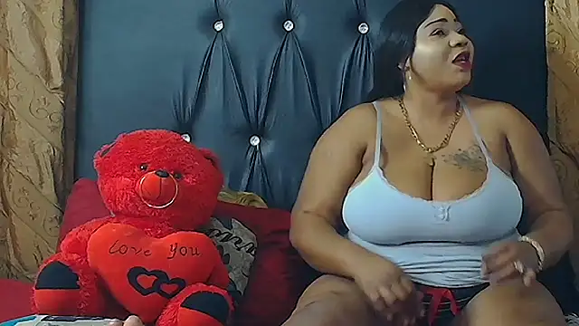 HUMONGUOUSTITSS online show from November 2025 06:56:02 AM