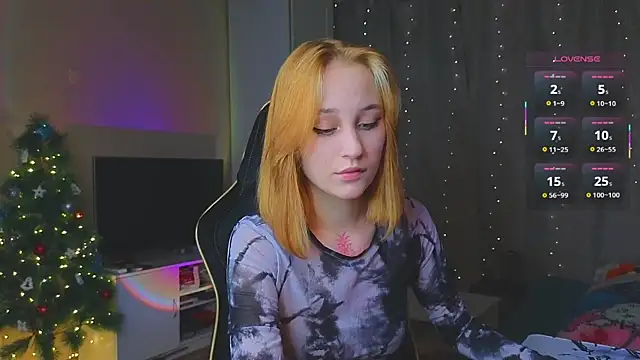 Snapshot of MaryRace chatting on December 2025 01:39:02 PM MaryRace online show from December 2025 01:39:02 PM