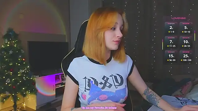 Snapshot of MaryRace chatting on December 2025 12:45:02 PM MaryRace online show from December 2025 12:45:02 PM