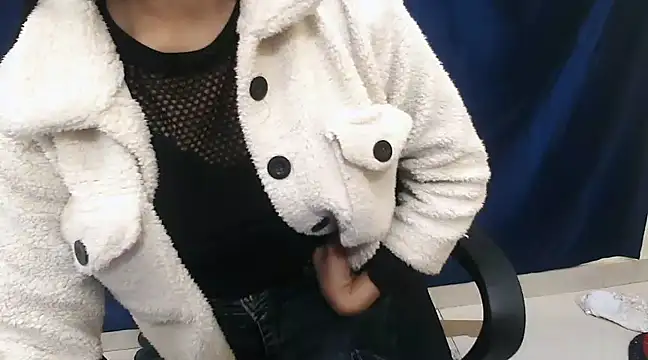 Snapshot of cutie-pie8 chatting on January 2025 11:29:01 PM cutie-pie8 online show from January 2025 11:29:01 PM