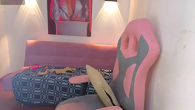 vittorialombardi   online show from July 2026 11:50:02 AM