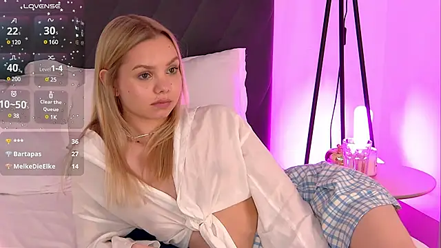 LinaWynn online show from December 2024 07:22:01 PM