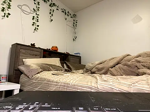 Kittyymaze1 online show from September 2025 12:10:02 PM