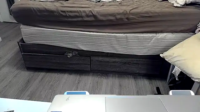 Kittyymaze1 online show from April 2026 11:49:01 AM