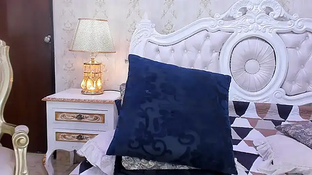 TiaraRosse online show from February 2025 03:58:01 PM