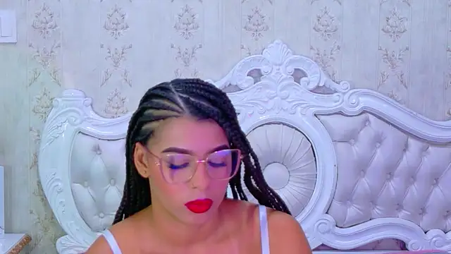 TiaraRosse online show from December 2025 04:11:01 PM