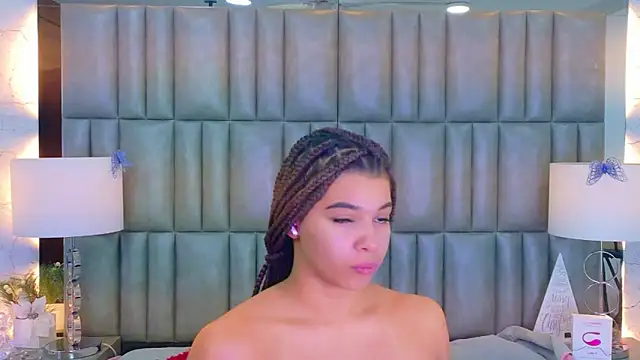 TiaraRosse online show from February 2026 03:33:01 AM