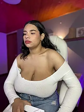 Snapshot of Isabella_boobd chatting on December 2024 12:54:02 PM Isabella boobd online show from December 2024 12:54:02 PM