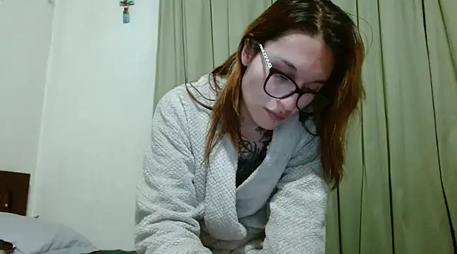 Snapshot of kittenlizz chatting on December 2024 11:42:02 PM kittenlizz online show from December 2024 11:42:02 PM