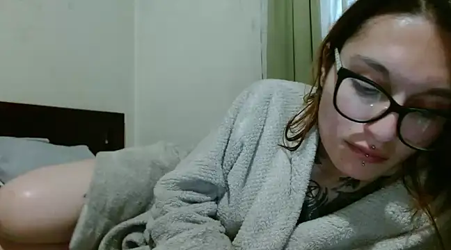 Snapshot of kittenlizz chatting on December 2024 10:36:02 PM kittenlizz online show from December 2024 10:36:02 PM