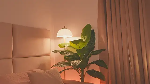 SweetHanson online show from March 2026 12:10:02 PM