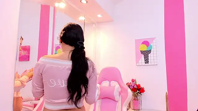scarlette 15  online show from December 2024 01:36:02 PM