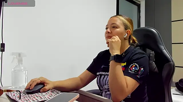 alma fenix online show from March 2026 12:32:01 PM