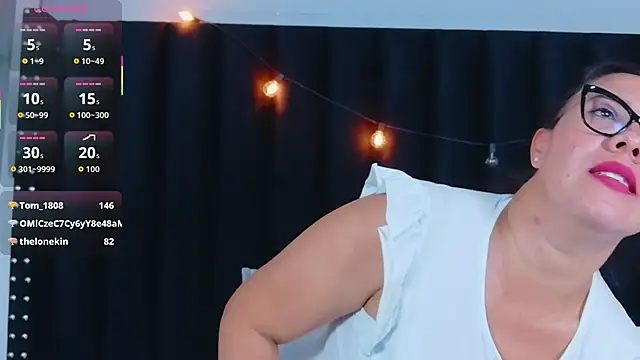 hotlatinateacher online show from November 2025 07:24:02 AM