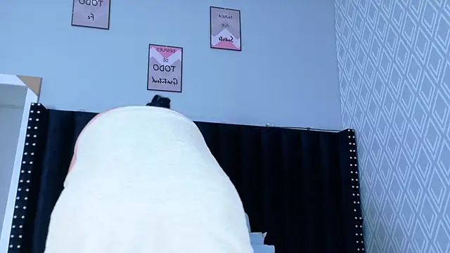 hotlatinateacher online show from February 2026 06:58:01 PM