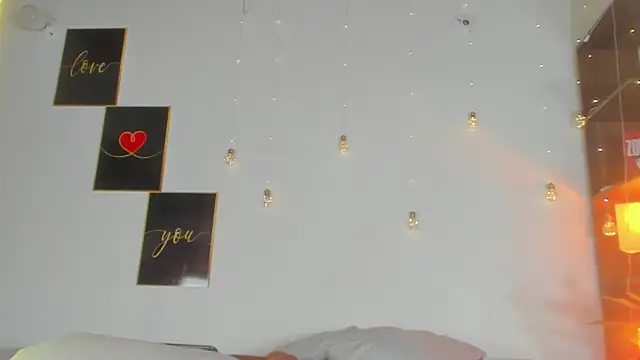 Snapshot of angelinepossy chatting on March 2025 02:48:01 AM angelinepossy online show from March 2025 02:48:01 AM