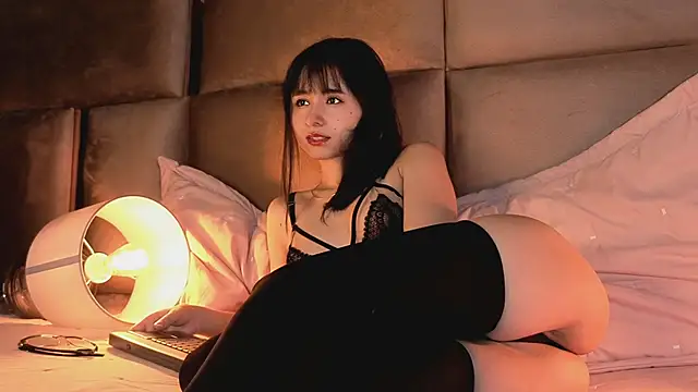 Snapshot of angelinepossy chatting on November 2025 09:52:01 PM angelinepossy online show from November 2025 09:52:01 PM