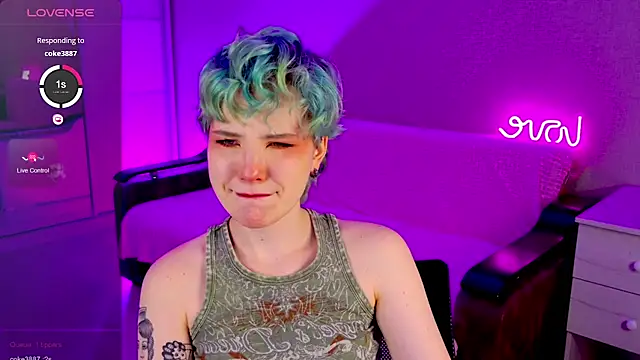 Snapshot of School_Love chatting on January 2025 01:08:02 PM School Love online show from January 2025 01:08:02 PM