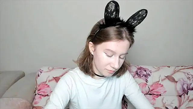 Snapshot of EnigmaSee chatting on December 2024 02:25:02 AM EnigmaSee online show from December 2024 02:25:02 AM