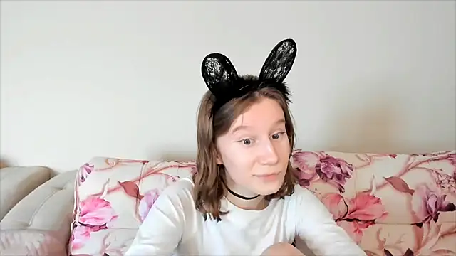 Snapshot of EnigmaSee chatting on December 2024 08:31:01 AM EnigmaSee online show from December 2024 08:31:01 AM