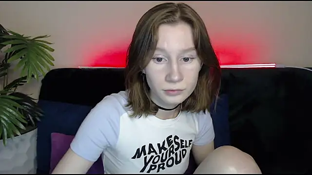 Snapshot of EnigmaSee chatting on December 2024 01:37:02 AM EnigmaSee online show from December 2024 01:37:02 AM