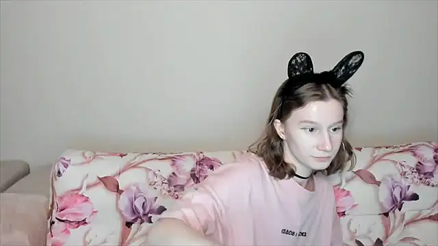 Snapshot of EnigmaSee chatting on December 2024 02:38:01 PM EnigmaSee online show from December 2024 02:38:01 PM