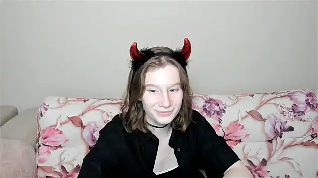 Snapshot of EnigmaSee chatting on December 2024 02:39:01 PM EnigmaSee online show from December 2024 02:39:01 PM