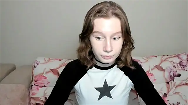 Snapshot of EnigmaSee chatting on December 2024 01:13:01 AM EnigmaSee online show from December 2024 01:13:01 AM