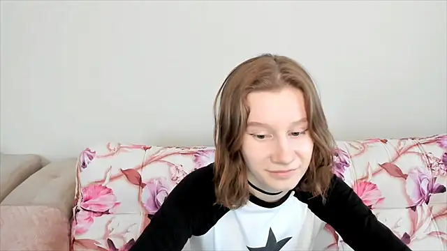 Snapshot of EnigmaSee chatting on December 2024 04:16:02 AM EnigmaSee online show from December 2024 04:16:02 AM