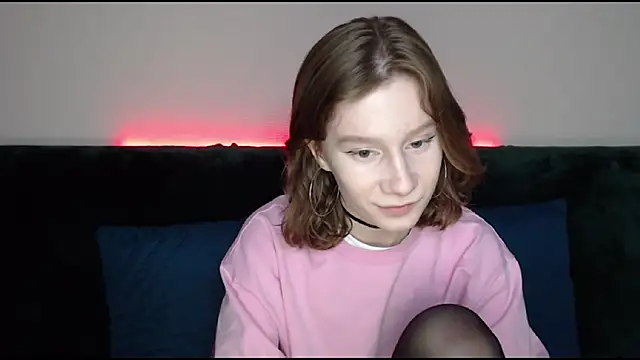 Snapshot of EnigmaSee chatting on January 2025 01:42:02 AM EnigmaSee online show from January 2025 01:42:02 AM