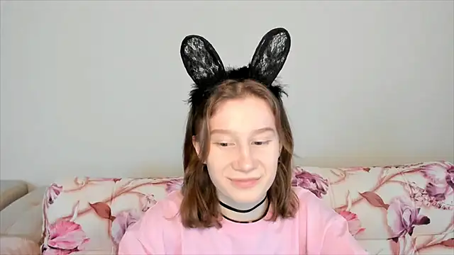 Snapshot of EnigmaSee chatting on January 2025 02:53:02 AM EnigmaSee online show from January 2025 02:53:02 AM