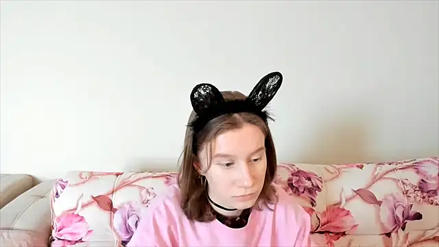 Snapshot of EnigmaSee chatting on January 2025 05:59:02 AM EnigmaSee online show from January 2025 05:59:02 AM