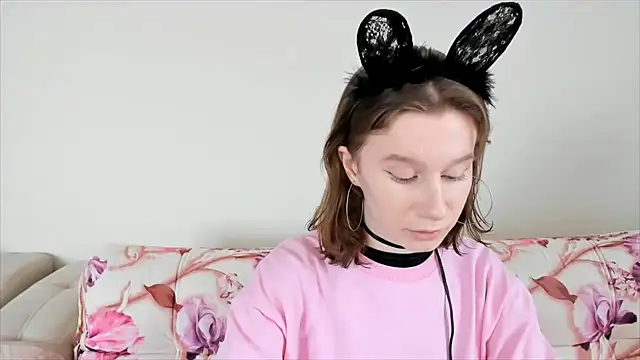 Snapshot of EnigmaSee chatting on January 2025 05:05:02 AM EnigmaSee online show from January 2025 05:05:02 AM