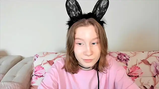 Snapshot of EnigmaSee chatting on January 2025 09:26:01 AM EnigmaSee online show from January 2025 09:26:01 AM