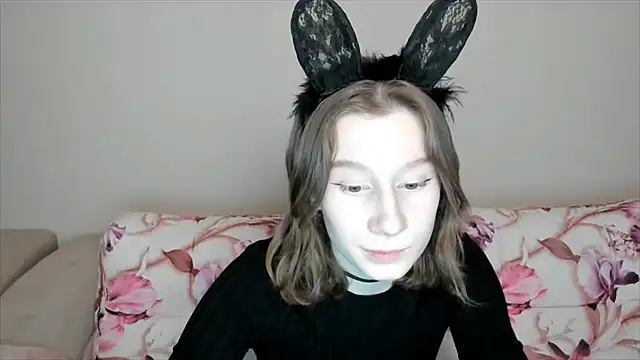 Snapshot of EnigmaSee chatting on January 2025 01:30:01 PM EnigmaSee online show from January 2025 01:30:01 PM