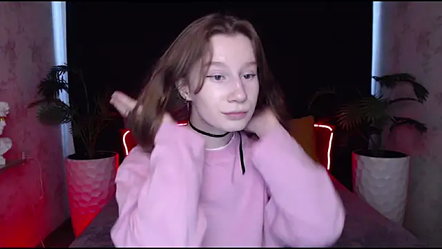 Snapshot of EnigmaSee chatting on February 2025 08:33:02 AM EnigmaSee online show from February 2025 08:33:02 AM