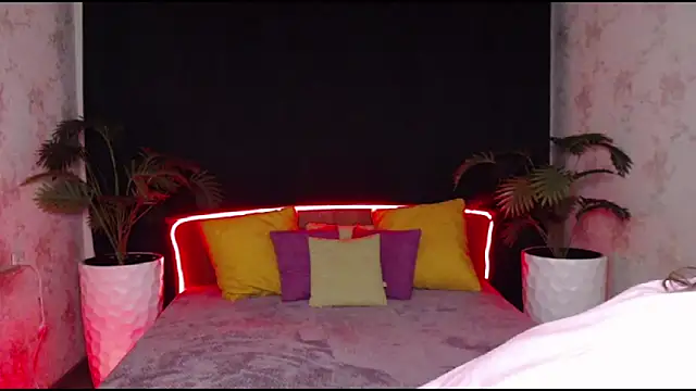 Snapshot of EnigmaSee chatting on February 2025 02:37:01 PM EnigmaSee online show from February 2025 02:37:01 PM