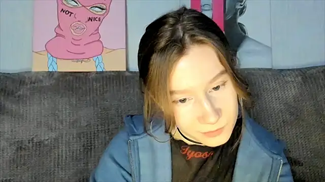 Snapshot of EnigmaSee chatting on February 2025 01:25:01 AM EnigmaSee online show from February 2025 01:25:01 AM