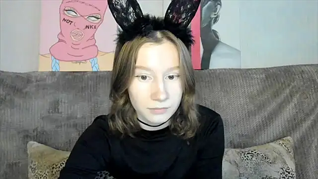 Snapshot of EnigmaSee chatting on February 2025 01:21:02 AM EnigmaSee online show from February 2025 01:21:02 AM