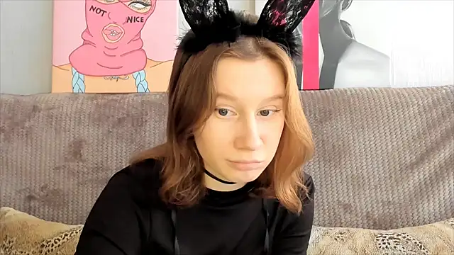 Snapshot of EnigmaSee chatting on February 2025 07:43:01 AM EnigmaSee online show from February 2025 07:43:01 AM