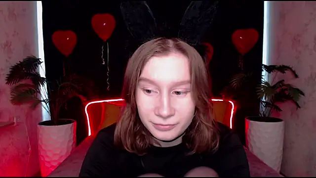 Snapshot of EnigmaSee chatting on February 2025 08:28:01 AM EnigmaSee online show from February 2025 08:28:01 AM