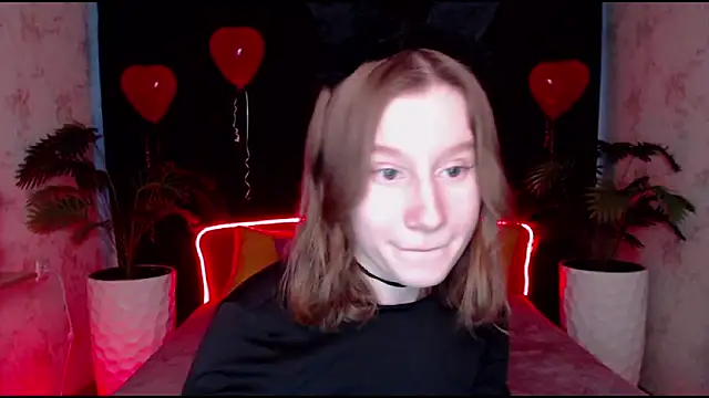 Snapshot of EnigmaSee chatting on February 2025 11:31:02 AM EnigmaSee online show from February 2025 11:31:02 AM